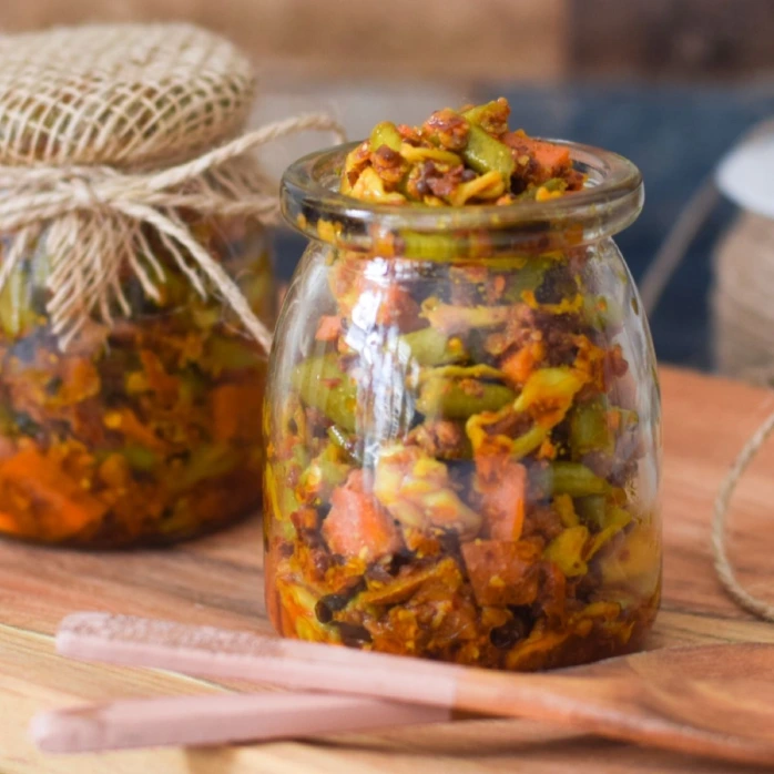 [GR-070] Mixed green chili pickle 500 g / مختلف سبز مرچ اچار - 500 گرام